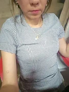 Lunababymylove online show from 04-04-26, 11:13