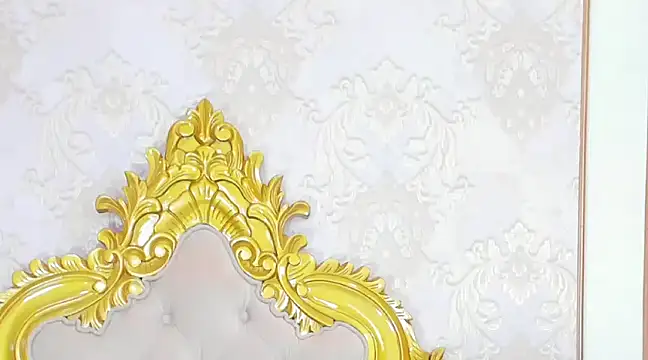 GiahDaniels online show from 12-14-24, 01:39