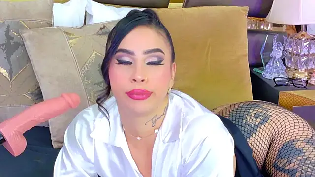 GiahDaniels online show from 02-22-26, 05:51