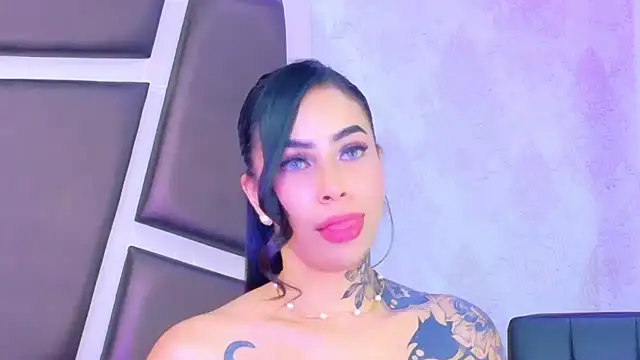 GiahDaniels online show from 05-13-26, 03:53