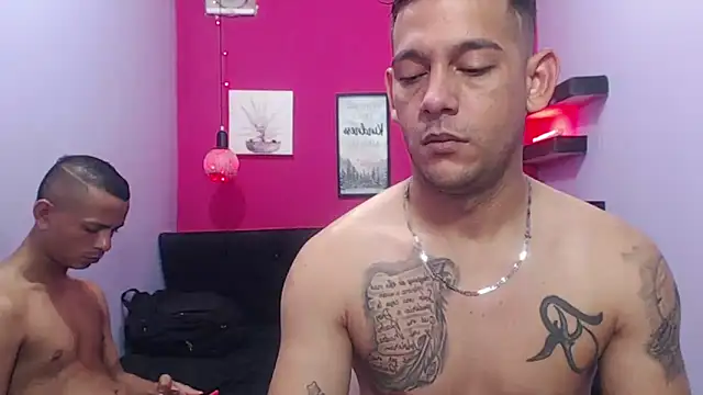 hugecocks hot online show from 04-28-26, 06:46