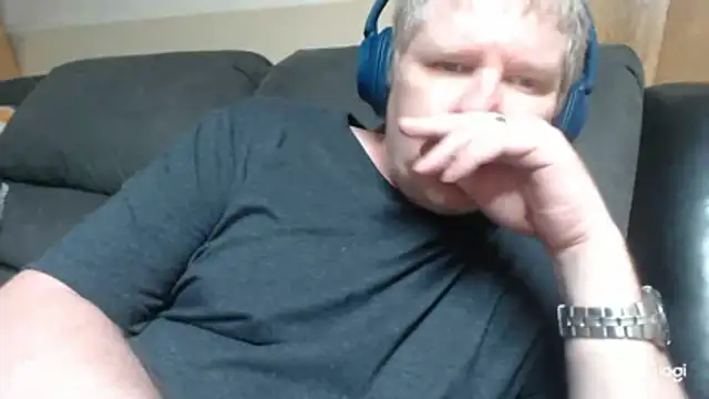 Snapshot of BrisonChase chatting on 06-20-26, 12:25 BrisonChase online show from 06-20-26, 12:25