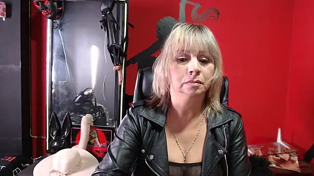 KLOE PIELL online show from 09-15-25, 09:15