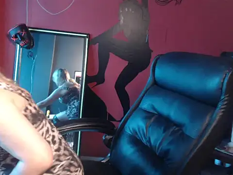 KLOE PIELL online show from 02-17-26, 08:26