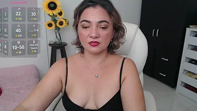 Snapshot of Ghada_milf chatting on 12-15-24, 10:15 Ghada milf online show from 12-15-24, 10:15
