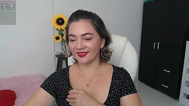 Snapshot of Ghada_milf chatting on 12-18-24, 01:23 Ghada milf online show from 12-18-24, 01:23