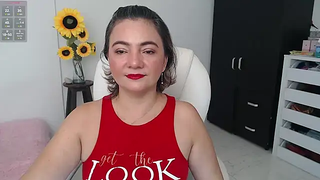 Snapshot of Ghada_milf chatting on 12-19-24, 01:07 Ghada milf online show from 12-19-24, 01:07