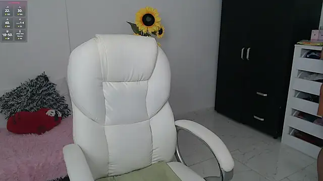 Snapshot of Ghada_milf chatting on 12-23-24, 02:24 Ghada milf online show from 12-23-24, 02:24