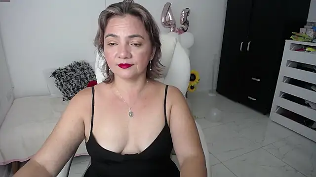 Snapshot of Ghada_milf chatting on 01-18-25, 11:44 Ghada milf online show from 01-18-25, 11:44
