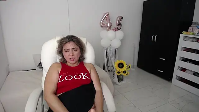 Snapshot of Ghada_milf chatting on 02-01-25, 03:18 Ghada milf online show from 02-01-25, 03:18