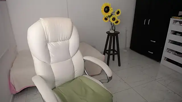 Snapshot of Ghada_milf chatting on 03-04-25, 12:07 Ghada milf online show from 03-04-25, 12:07