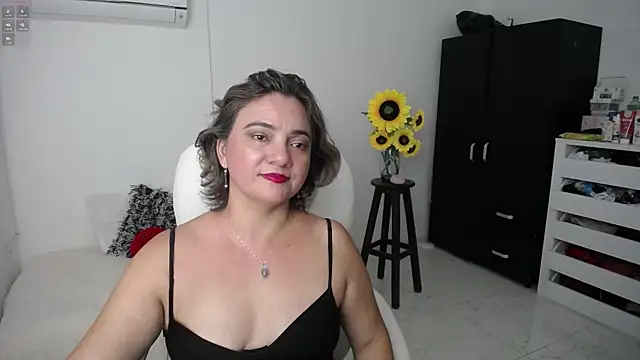 Snapshot of Ghada_milf chatting on 03-07-25, 01:31 Ghada milf online show from 03-07-25, 01:31