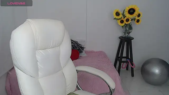 Snapshot of Ghada_milf chatting on 10-06-25, 10:51 Ghada milf online show from 10-06-25, 10:51