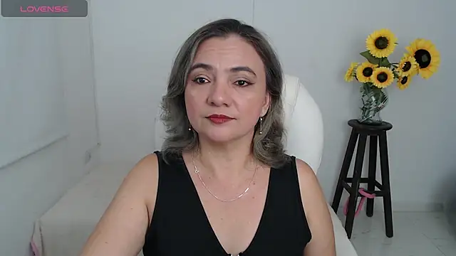 Snapshot of Ghada_milf chatting on 10-17-25, 11:40 Ghada milf online show from 10-17-25, 11:40