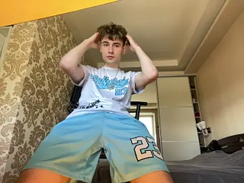 Snapshot of Mike_severi2 chatting on 04-06-26, 06:03 Mike severi2 online show from 04-06-26, 06:03