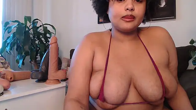 Snapshot of TheeVixxxen chatting on 03-03-25, 01:53 TheeVixxxen online show from 03-03-25, 01:53