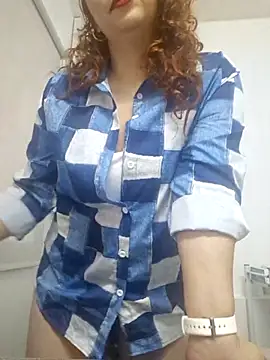 Snapshot of doctora-danna chatting on 03-17-25, 01:18 doctora-danna online show from 03-17-25, 01:18