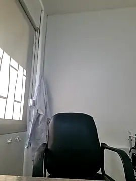 Snapshot of doctora-danna chatting on 09-10-25, 01:33 doctora-danna online show from 09-10-25, 01:33