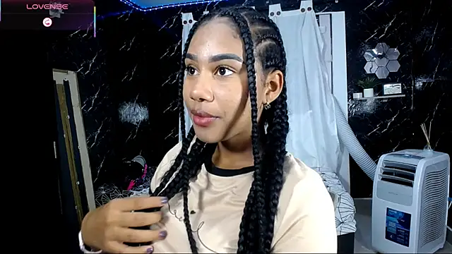 Hillary queen online show from 10-15-25, 12:38