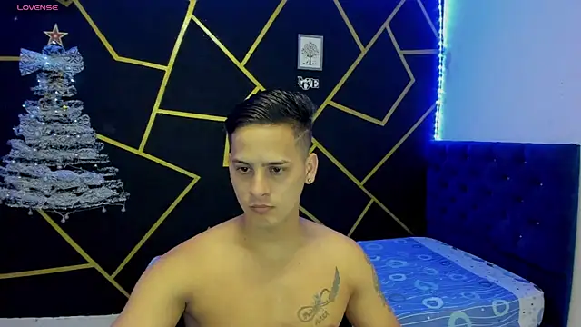 Snapshot of JANER_03 chatting on 12-13-24, 02:32 JANER 03 online show from 12-13-24, 02:32