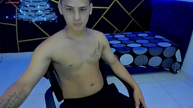 Snapshot of JANER_03 chatting on 12-19-24, 03:52 JANER 03 online show from 12-19-24, 03:52