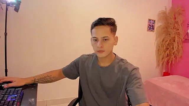 Snapshot of JANER_03 chatting on 10-10-25, 04:44 JANER 03 online show from 10-10-25, 04:44