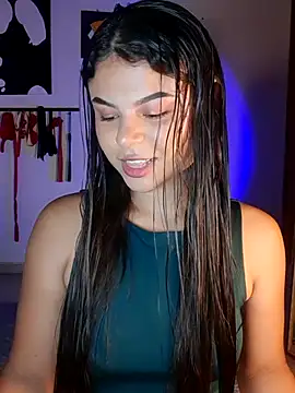 Snapshot of Cleo_hills chatting on 09-27-25, 02:55 Cleo hills online show from 09-27-25, 02:55