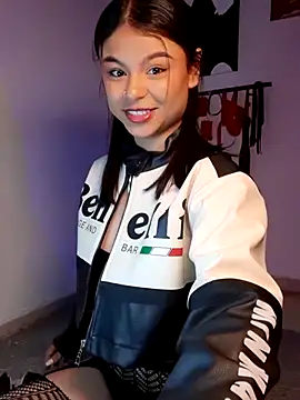 Cleo hills online show from 05-03-26, 02:34