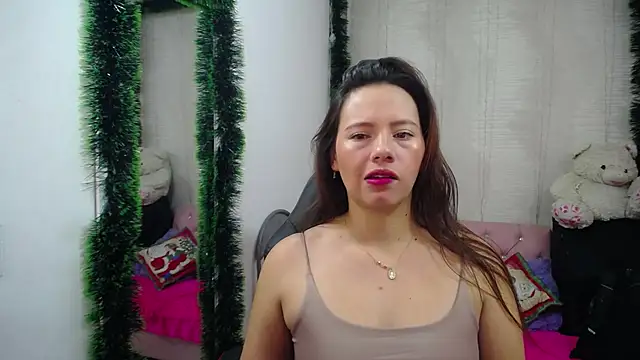 lauraguzman online show from 12-24-24, 03:05