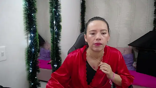 lauraguzman online show from 12-29-24, 03:22