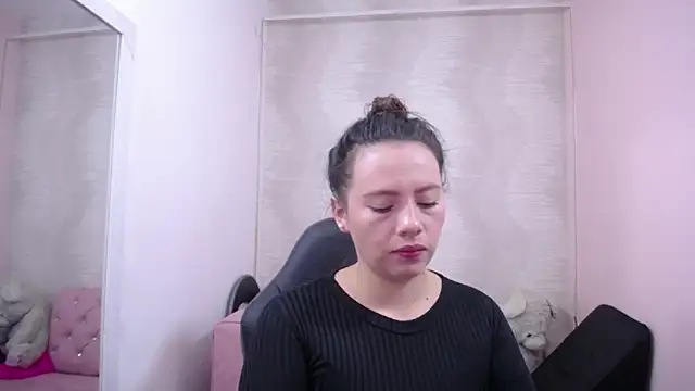 lauraguzman online show from 01-29-25, 03:01