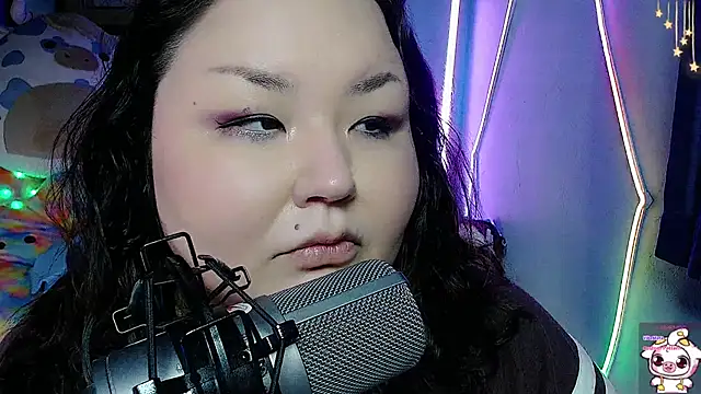 Snapshot of EmGreens chatting on 02-09-25, 04:25 EmGreens online show from 02-09-25, 04:25