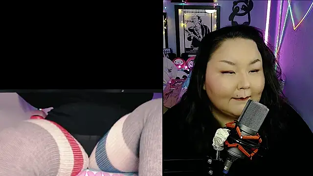 Snapshot of EmGreens chatting on 03-14-25, 11:43 EmGreens online show from 03-14-25, 11:43