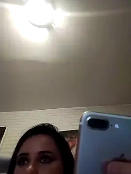 AdelinaJude online show from 01-18-25, 11:33