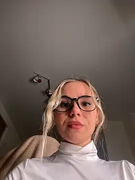 SkyBriii online show from 12-26-24, 04:14