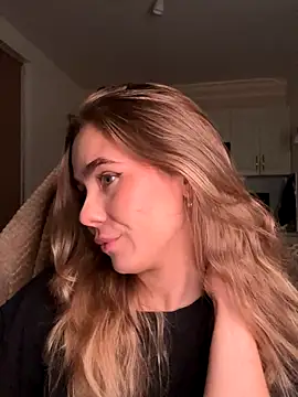 SkyBriii online show from 10-12-25, 05:56