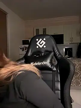 SkyBriii online show from 10-17-25, 07:16