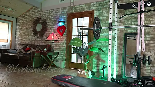 Snapshot of LushianaFitness chatting on 06-26-26, 06:12 LushianaFitness online show from 06-26-26, 06:12