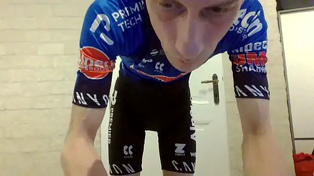 Snapshot of sportslet1 chatting on 04-14-26, 09:32 sportslet1 online show from 04-14-26, 09:32