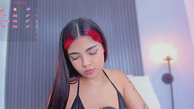 stephany roses  online show from 03-01-25, 07:37