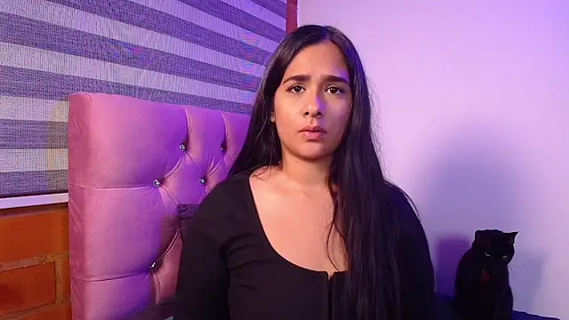 Snapshot of Maeena chatting on 04-10-26, 12:38 Maeena online show from 04-10-26, 12:38
