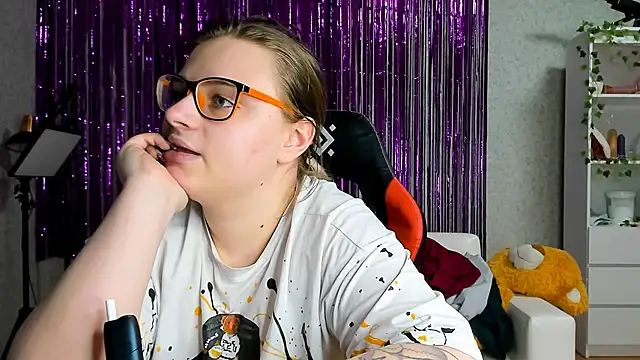 Seductive She Wolf online show from 03-18-25, 04:04