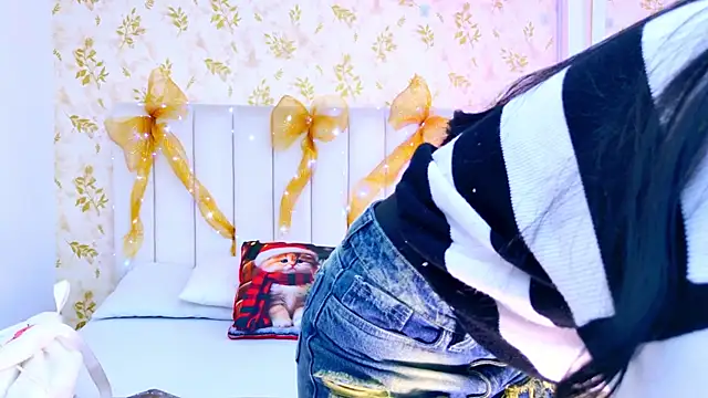 Mia-Monroe online show from 11-23-25, 12:16