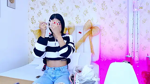 Mia-Monroe online show from 11-29-25, 07:39