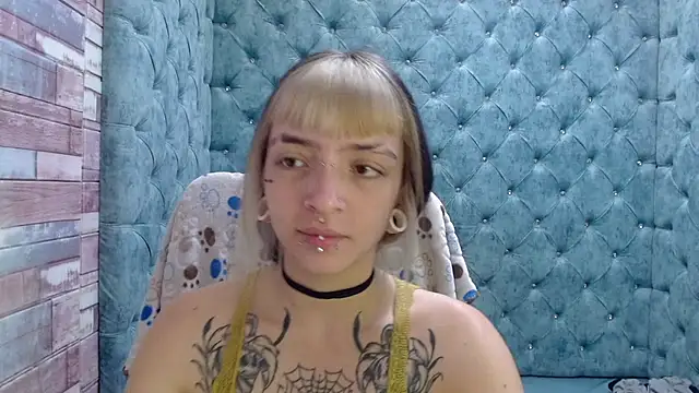 Samantha Smiith online show from 10-24-25, 04:09