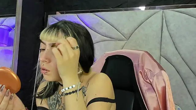 Samantha Smiith online show from 02-13-26, 04:19