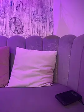 Snapshot of AbyThompson chatting on 03-18-26, 02:31 AbyThompson online show from 03-18-26, 02:31