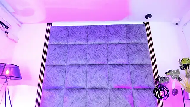 LaurenRodriiguez online show from 11-08-25, 01:00