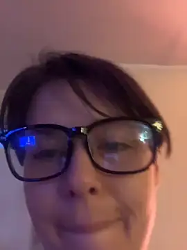 Snapshot of KatieBARBiE98 chatting on 10-11-25, 10:41 KatieBARBiE98 online show from 10-11-25, 10:41