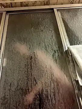 Snapshot of KatieBARBiE98 chatting on 11-01-25, 11:29 KatieBARBiE98 online show from 11-01-25, 11:29